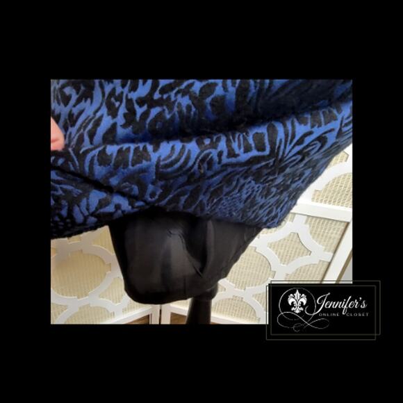 Ann Taylor Petite Black and Blue Damask Pencil Skirt Size 8P - Picture 6 of 9